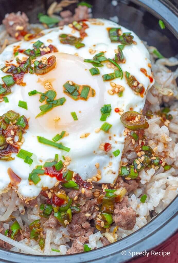 Sprouts Rice Bowl Kongnamul Bap (Korean Soybean Sprout Rice Bowl) - speedyrecipe.com